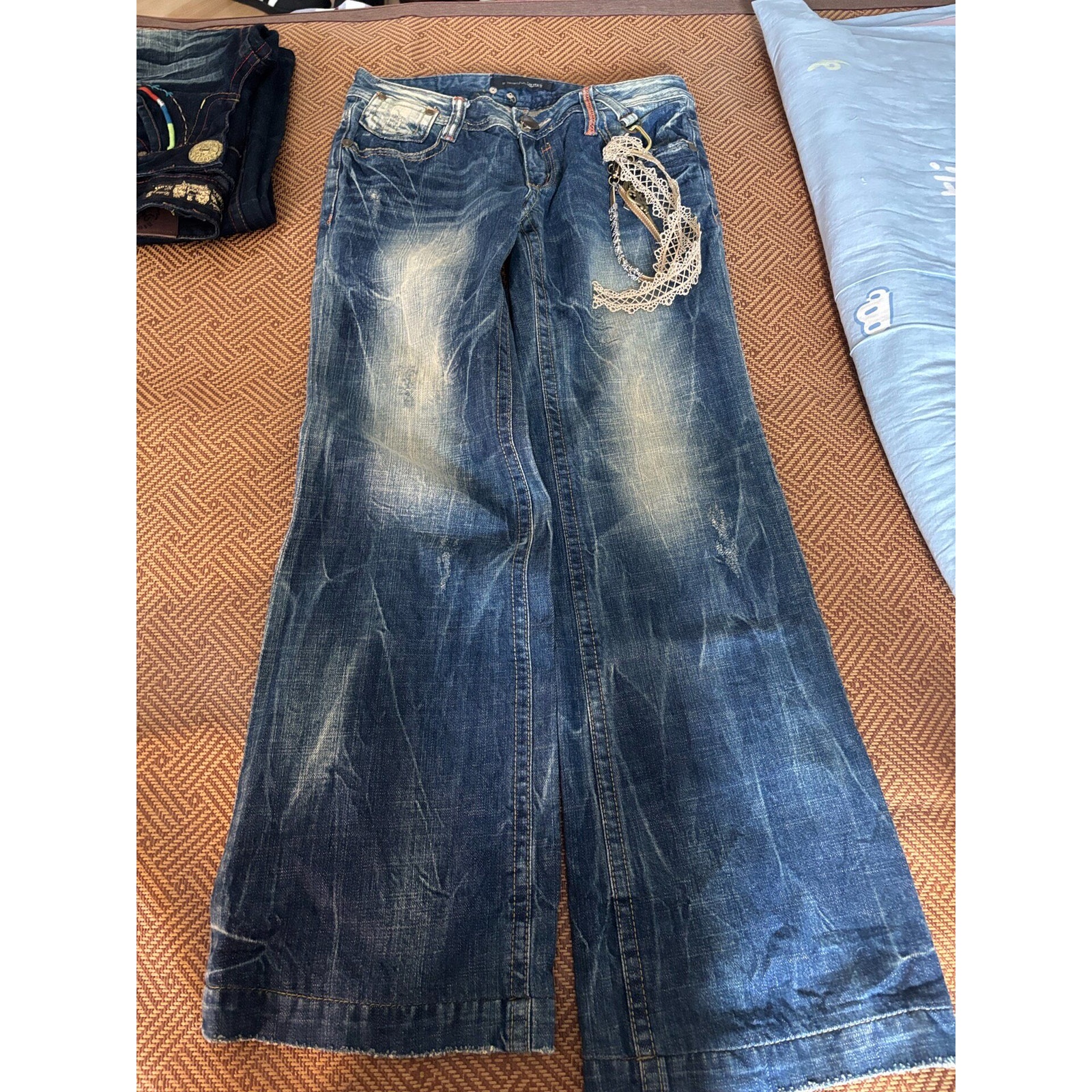 Japanese Brand Vintage Wash Embroidered Lowrise Bootcut Denim Jeans Size 32 Blue